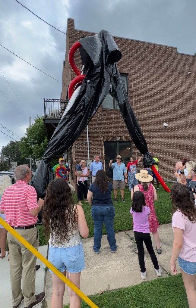 Unveiling the needle, "E Pluribus Unum"